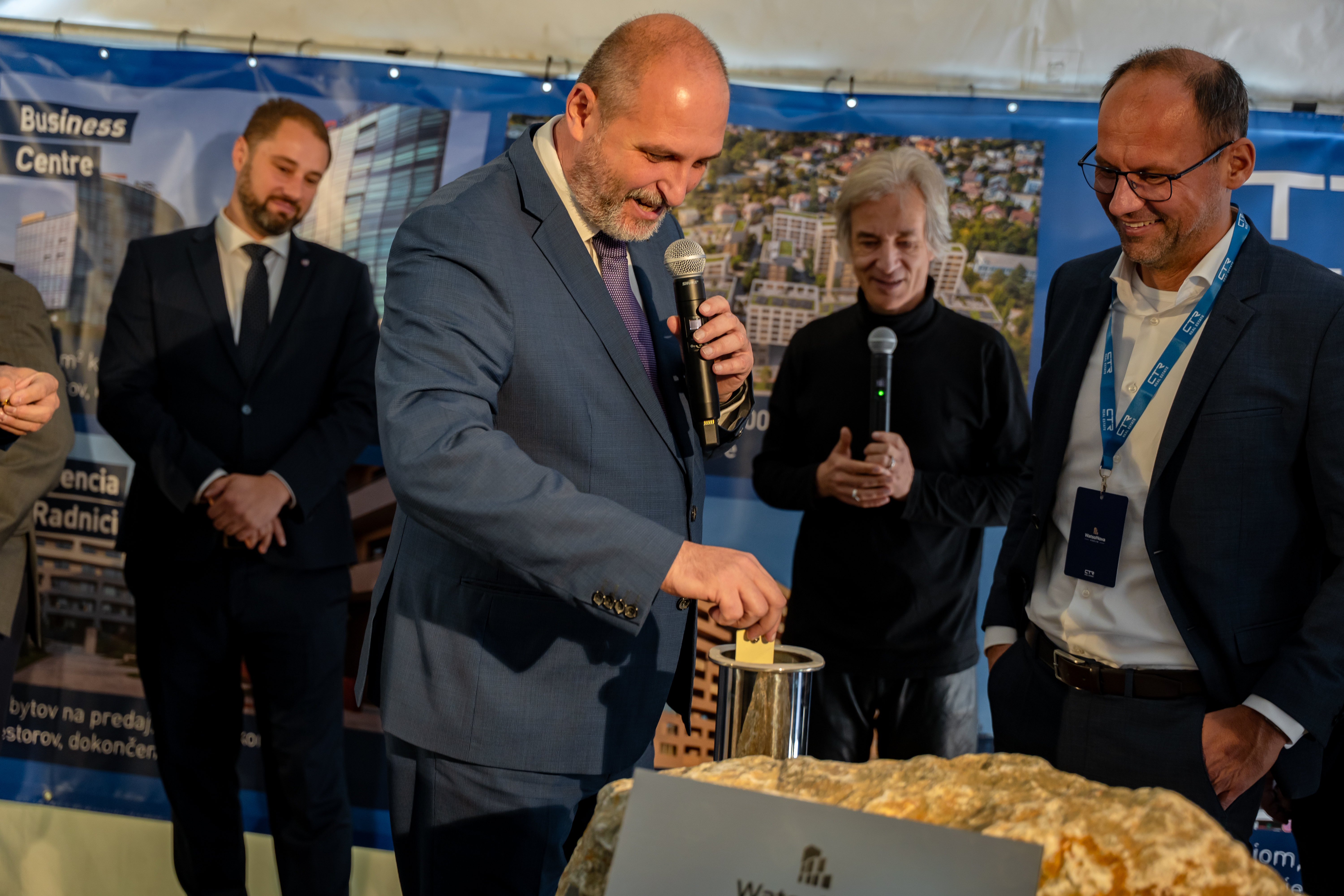 Slavnostne poklepanie zakladneho kamena projektu WatsoNova-37
